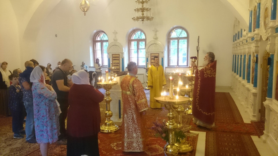 Причастие на Божественной Литургии 5 июня 2016 г.