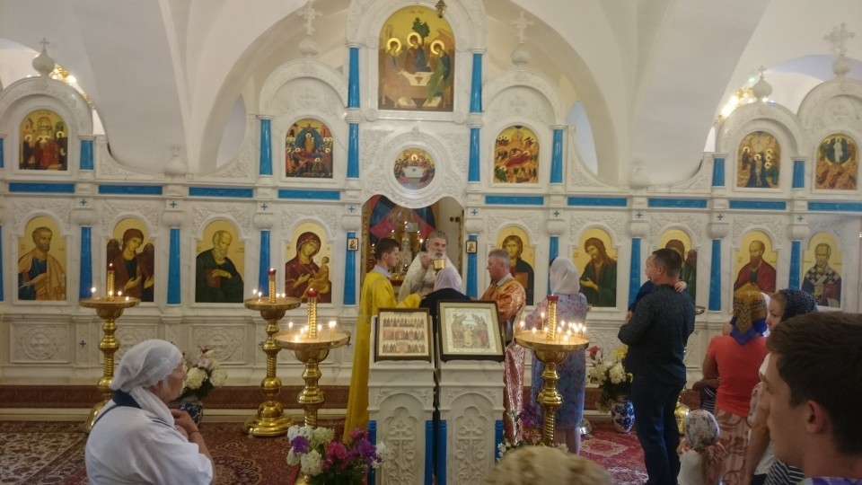 Святое причастие на Божественной Литургии 24 июля 2016г.